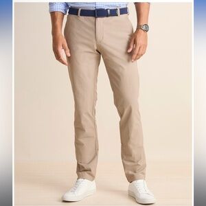 Men's Peter Millar Flat front khaki Tan Pants size 33 x 30 excellent  condition